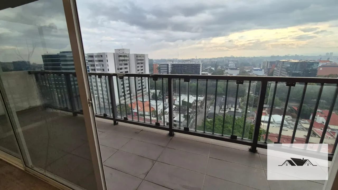 En Venta o Renta Amplio Apartamento Remodelado Zona 10 — Apartamento en Venta en Ciudad Vieja, Zona 10, Guatemala, Ciudad — foto 12 de 14