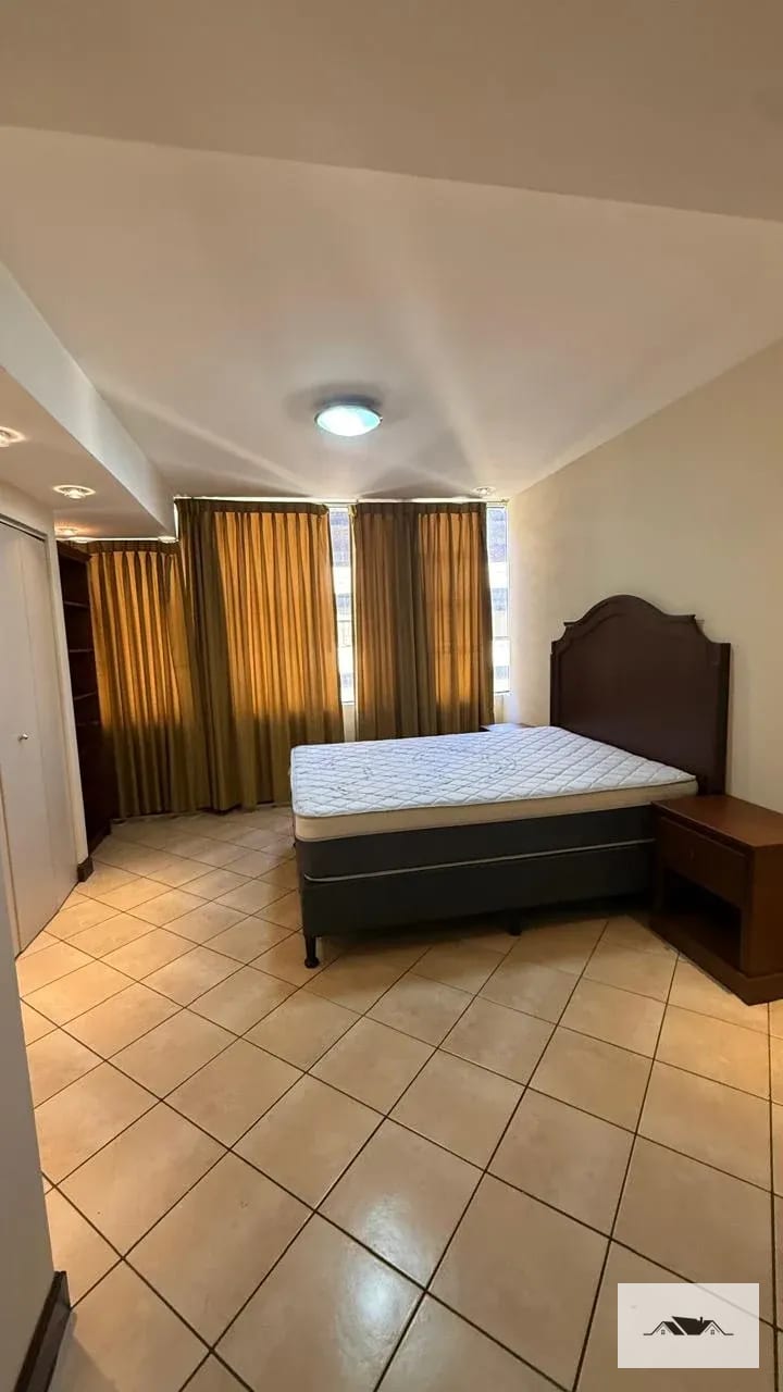 En Renta Apartamento Zona 10 en Edificio Milenia Colonia Oakland — Apartamento en Alquiler en Zona 10, Guatemala, Ciudad — foto 13 de 17