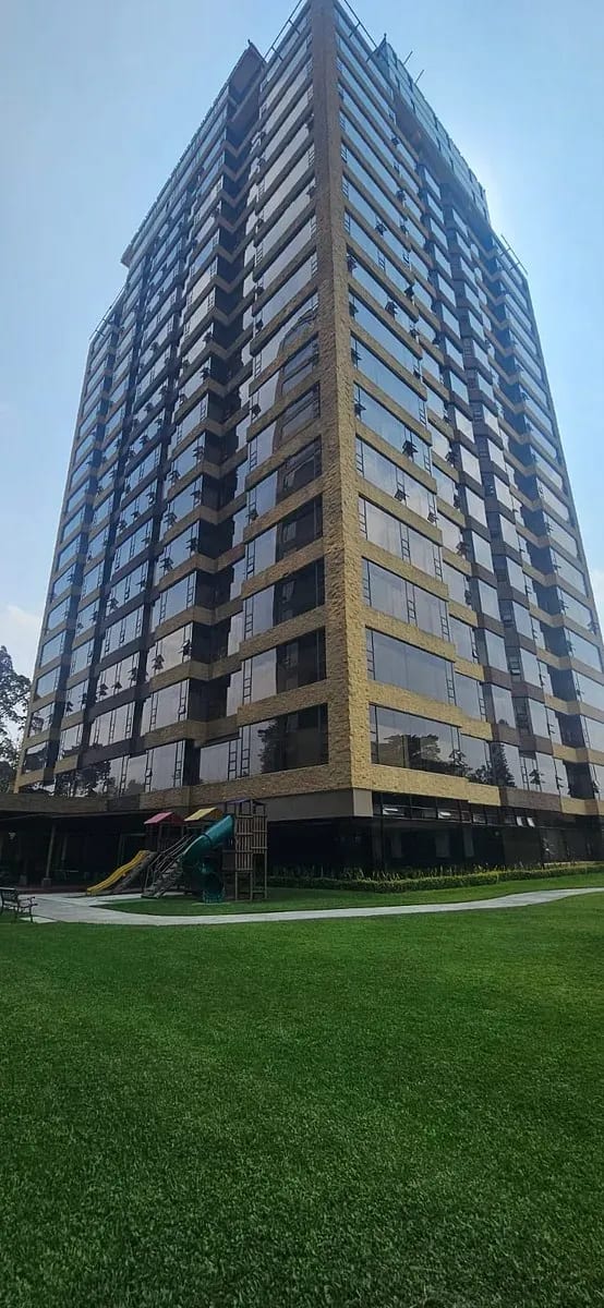 Apto Amueblado en Torre Milenia Zona 10 — 3 hab - en Alquiler — Apartamento en Alquiler en Milenia, Zona 10, Guatemala, Ciudad — foto 13 de 14
