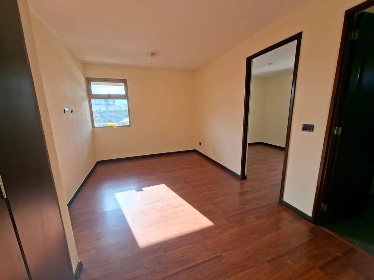 Apartamento con balcón | Jardines de Las Charcas | Zona 11 - Alquilo — Apartamento en Alquiler en Jardines de Las Charcas, Zona 11, Guatemala, Ciudad — foto 7 de 17