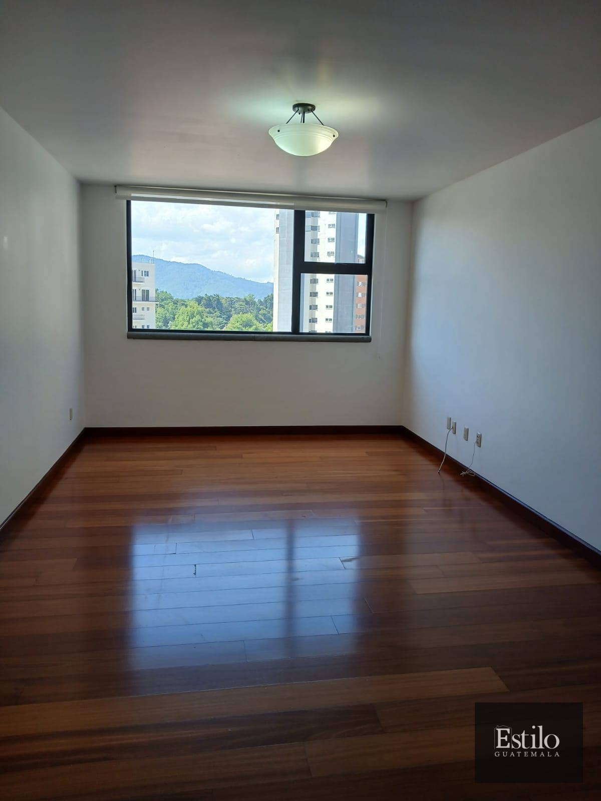 LINDO APARTAMENTO CON CUARTO DE SERVICIO — Apartamento en Alquiler en Bellagio, Zona 14, Guatemala, Ciudad — foto 9 de 17