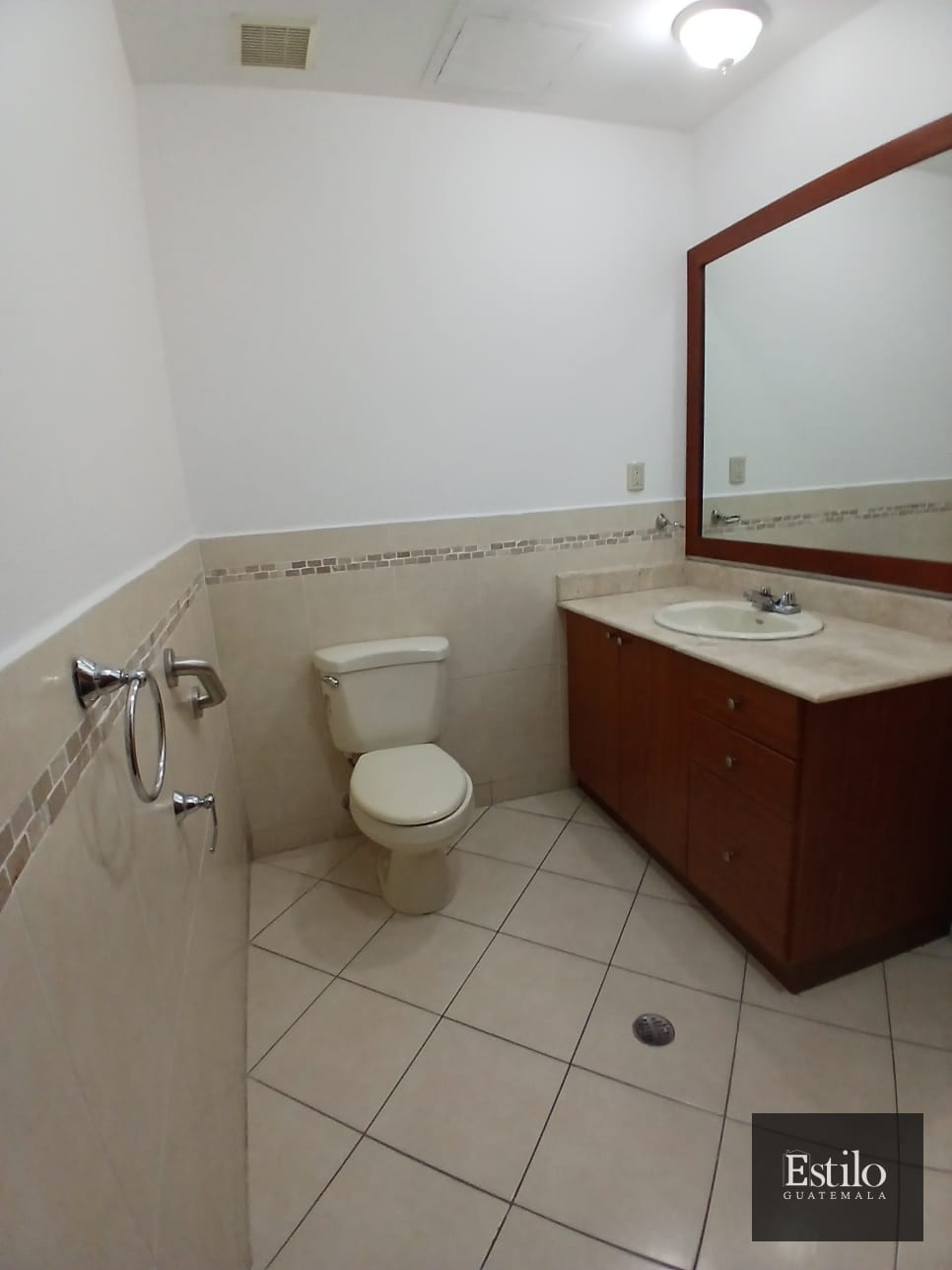 LINDO APARTAMENTO CON CUARTO DE SERVICIO — Apartamento en Alquiler en Bellagio, Zona 14, Guatemala, Ciudad — foto 8 de 17