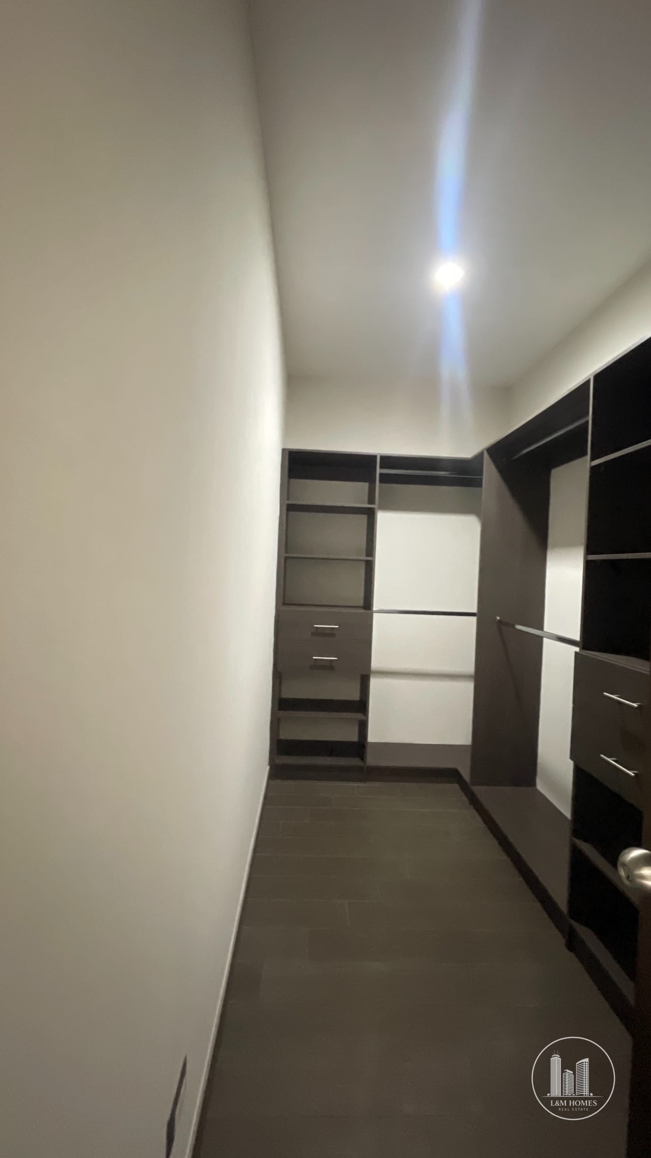 Apartamento Tipo Estudio zona 10 — Apartamento en Alquiler en Zona 10, Guatemala, Ciudad — foto 4 de 6