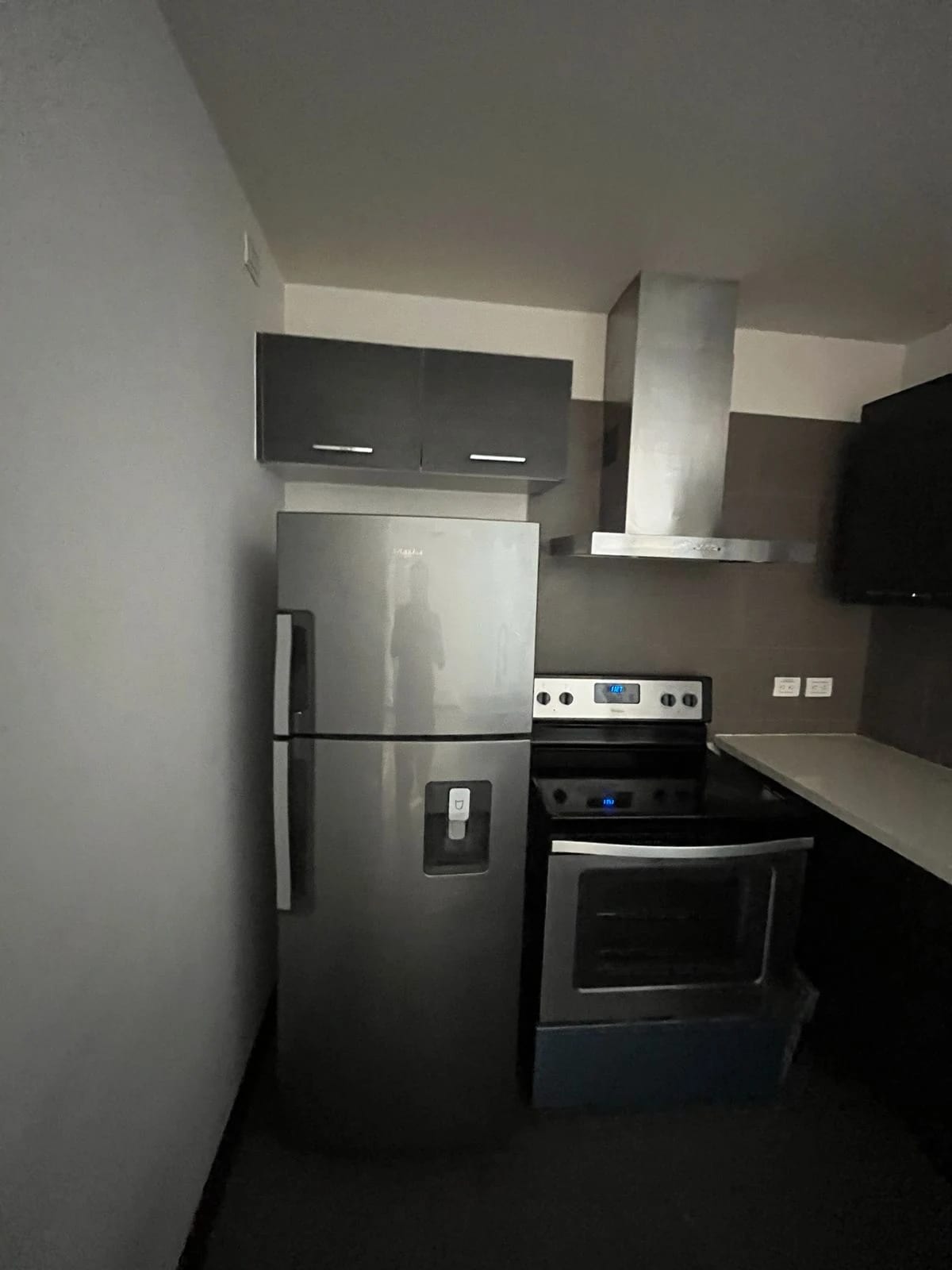 AMPLIO APARTAMENTO EN RENTA ZONA 10, EDIFICIO VEINTI4 — Apartamento en Alquiler en Veinti4, Zona 10, Guatemala, Ciudad — foto 10 de 16