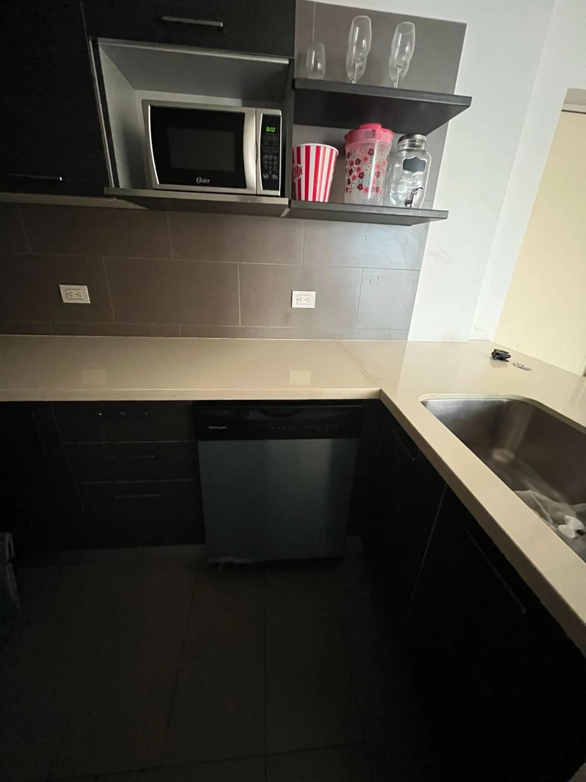 AMPLIO APARTAMENTO EN RENTA ZONA 10, EDIFICIO VEINTI4 — Apartamento en Alquiler en Veinti4, Zona 10, Guatemala, Ciudad — foto 16 de 16