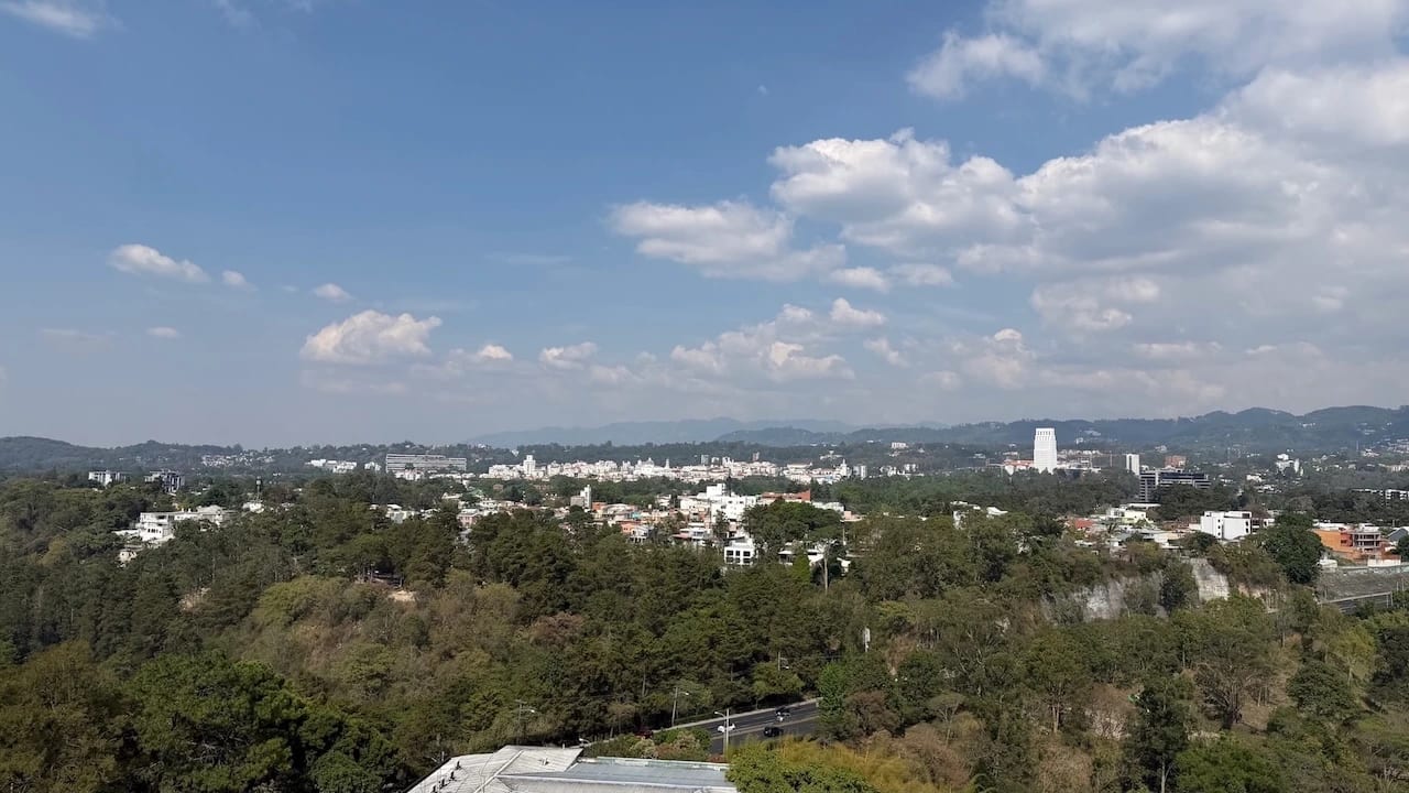Apartamento con vistas espectaculares en Fabra zona 10, — Apartamento en Alquiler en Fabra, Zona 10, Guatemala, Ciudad — foto 1 de 14