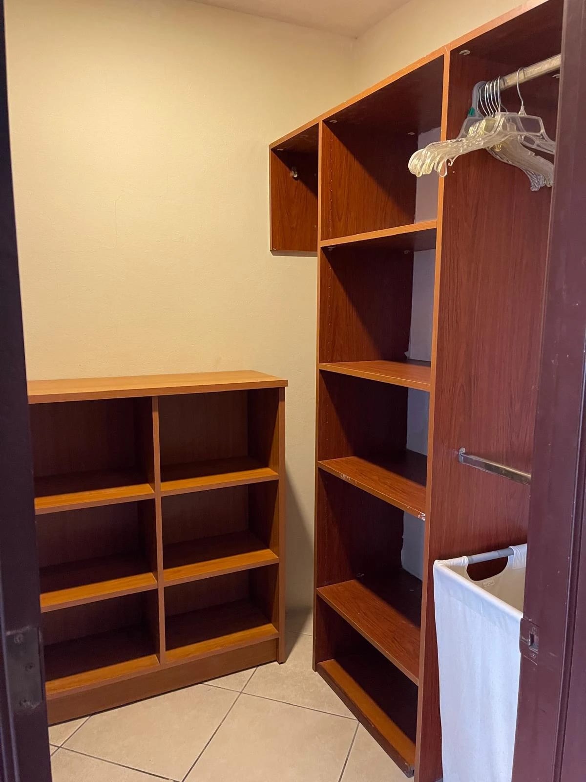 Renta Apartamento amueblado y equipado en Pacifica Plaza zona 14 — Apartamento en Alquiler en Pacífica Plaza, Zona 14, Guatemala, Ciudad — foto 13 de 15