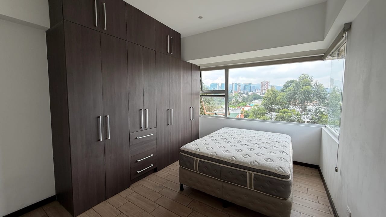 VENTA DE AMPLIO APARTAMENTO EN ZONA 10 EDIFICIO FERRARA — Apartamento en Venta en Ferrara 10, Zona 10, Guatemala, Ciudad — foto 9 de 14
