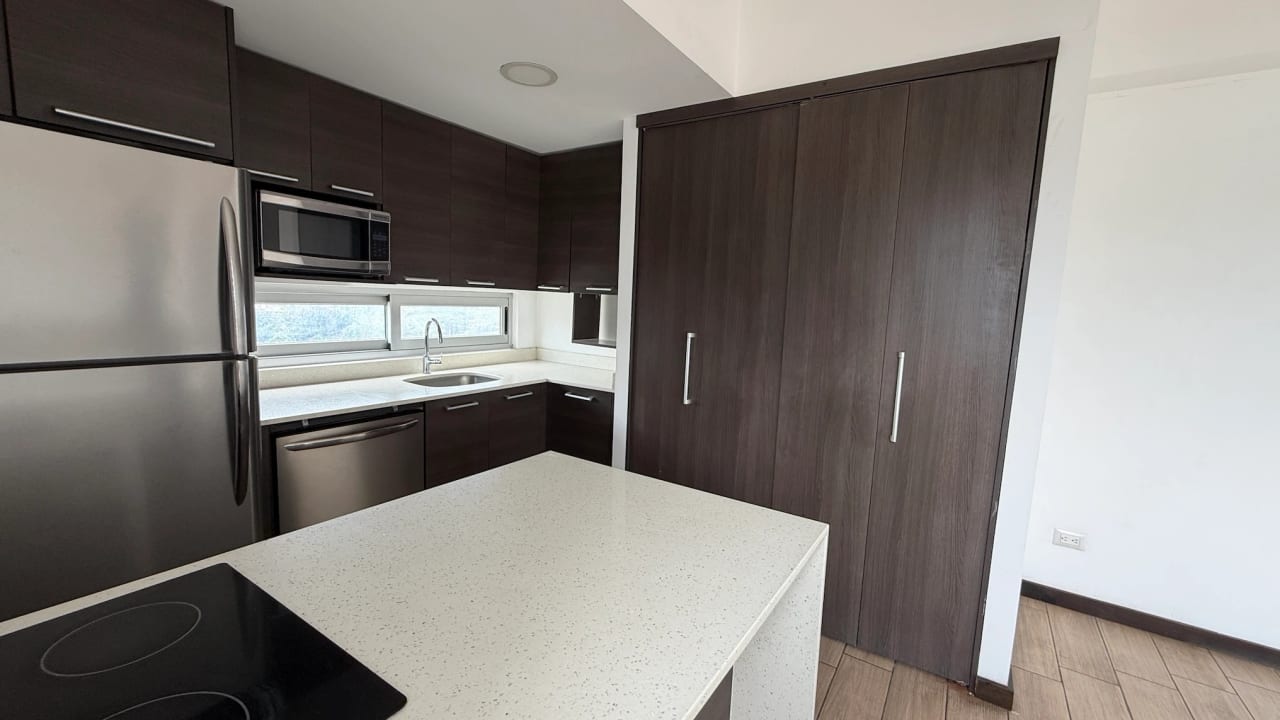 VENTA DE AMPLIO APARTAMENTO EN ZONA 10 EDIFICIO FERRARA — Apartamento en Venta en Ferrara 10, Zona 10, Guatemala, Ciudad — foto 5 de 14