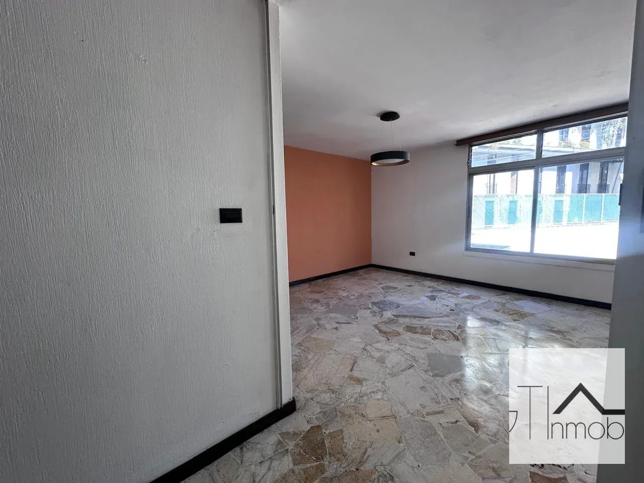 Apartamento de dos niveles — Apartamento en Venta en Ciudad Vieja, Zona 10, Guatemala, Ciudad — foto 5 de 17