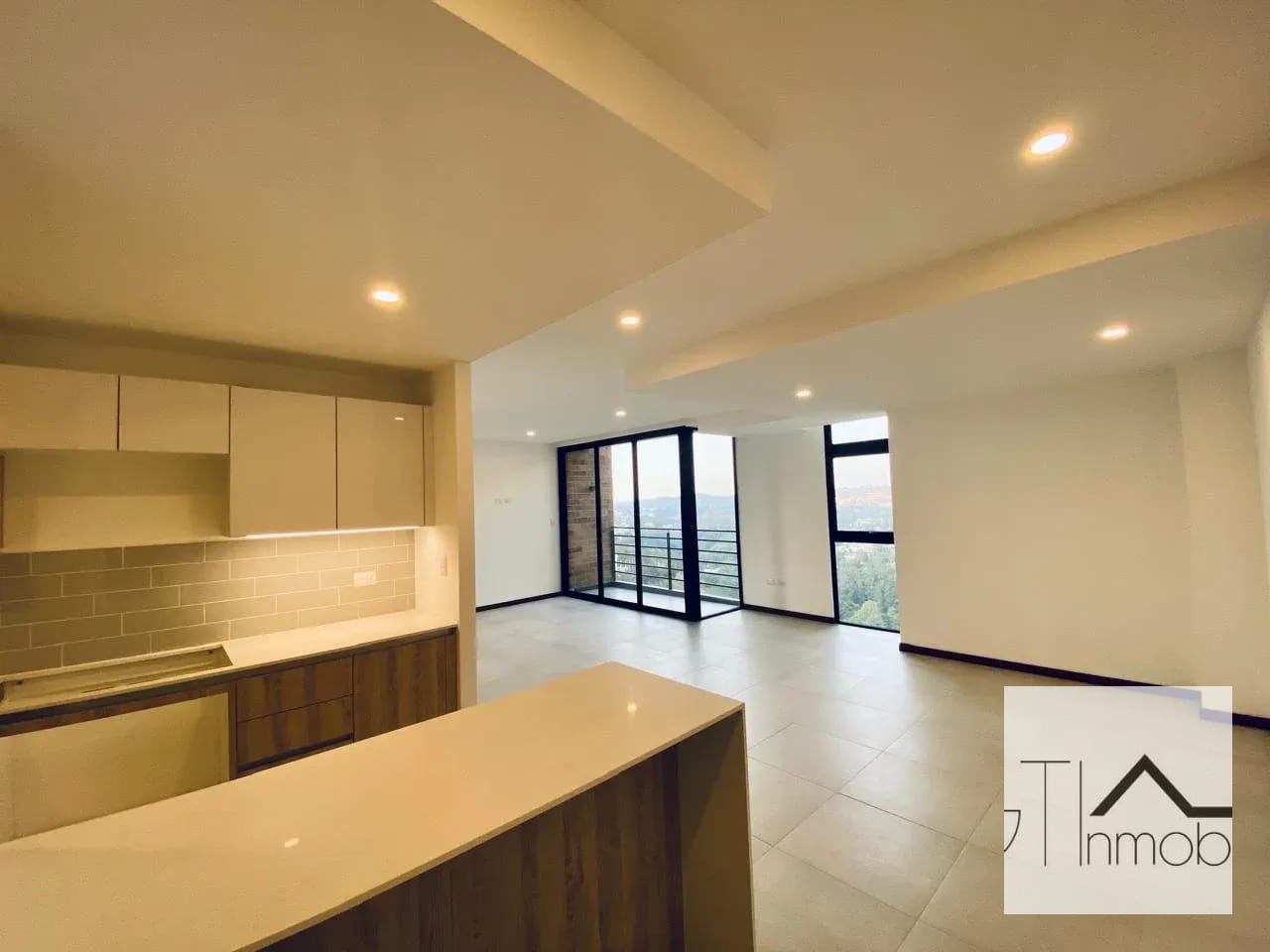 Apartamento en venta en MIRA zona 10 — Apartamento en Venta en Ciudad Vieja, Zona 10, Guatemala, Ciudad — foto 1 de 15