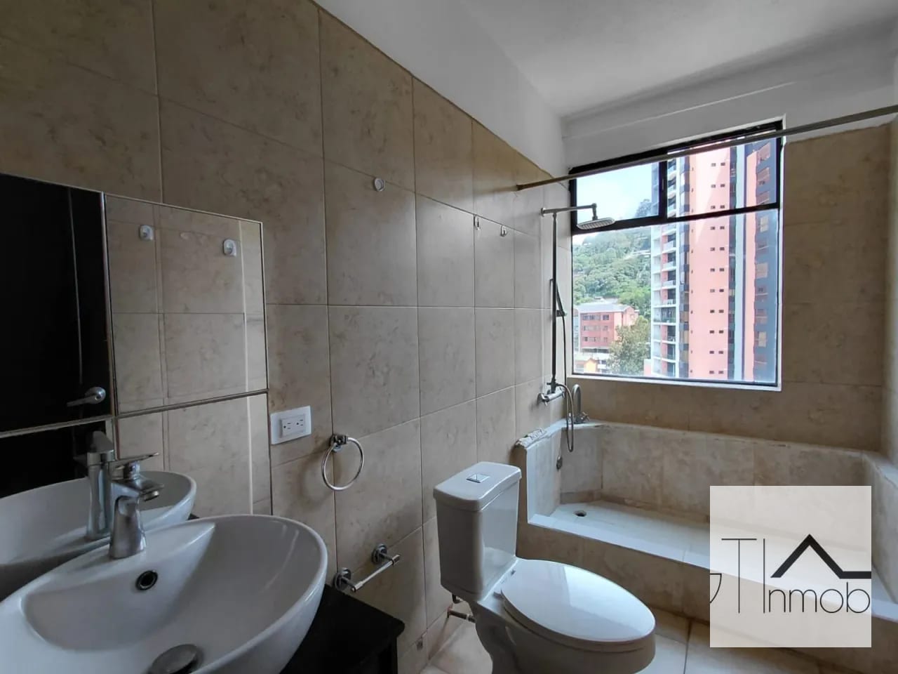 Amplio apartamento en trebol de VH zona 15 — Apartamento en Alquiler en San Lázaro, Zona 15, Guatemala, Ciudad — foto 5 de 17
