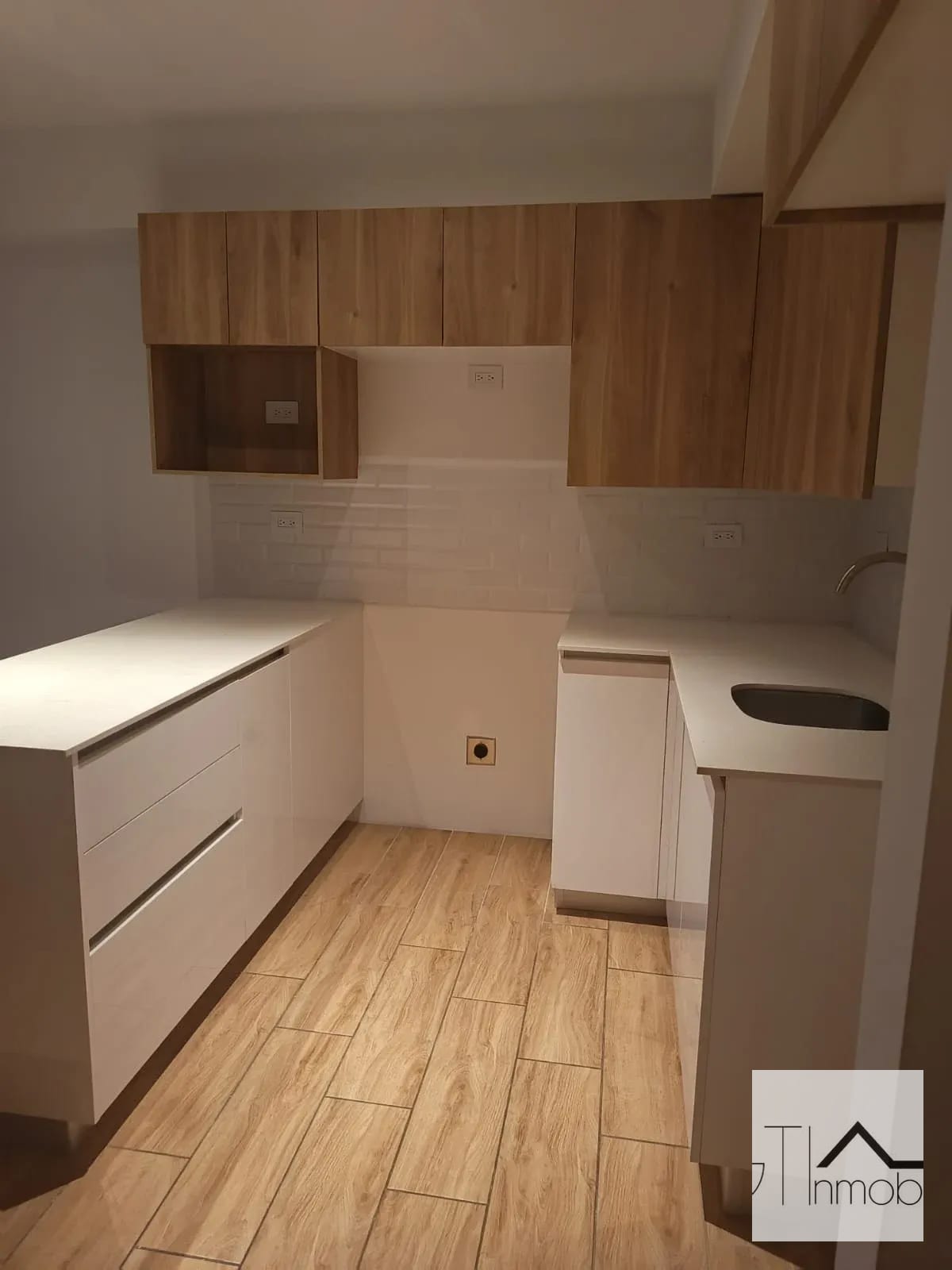 lindo apartamento zona 9, frente el Parque de la Industria — Apartamento en Alquiler en Cendana, Zona 9, Guatemala, Ciudad — foto 4 de 17