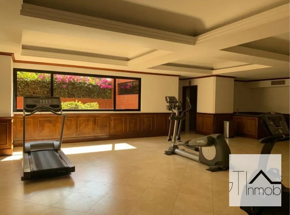 Apartamento en renta zona 10 nivel 12 — Apartamento en Alquiler en Altos de Santa Clara, Zona 10, Guatemala, Ciudad — foto 13 de 17