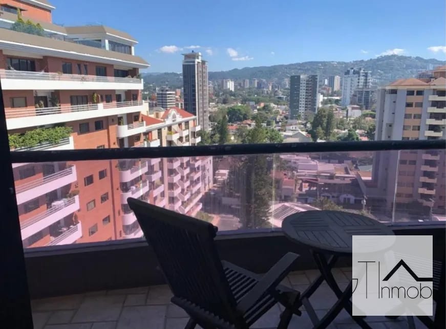 Apartamento en renta zona 10 nivel 12 — Apartamento en Alquiler en Altos de Santa Clara, Zona 10, Guatemala, Ciudad — foto 3 de 17