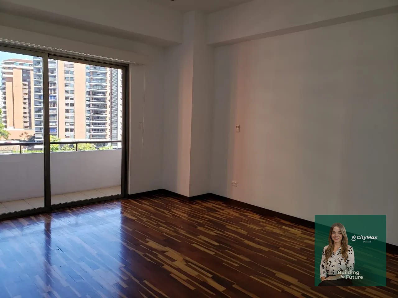 Hermoso apartamento en renta zona 14 — Apartamento en Alquiler en Torre Quattro, Zona 14, Guatemala, Ciudad — foto 2 de 14