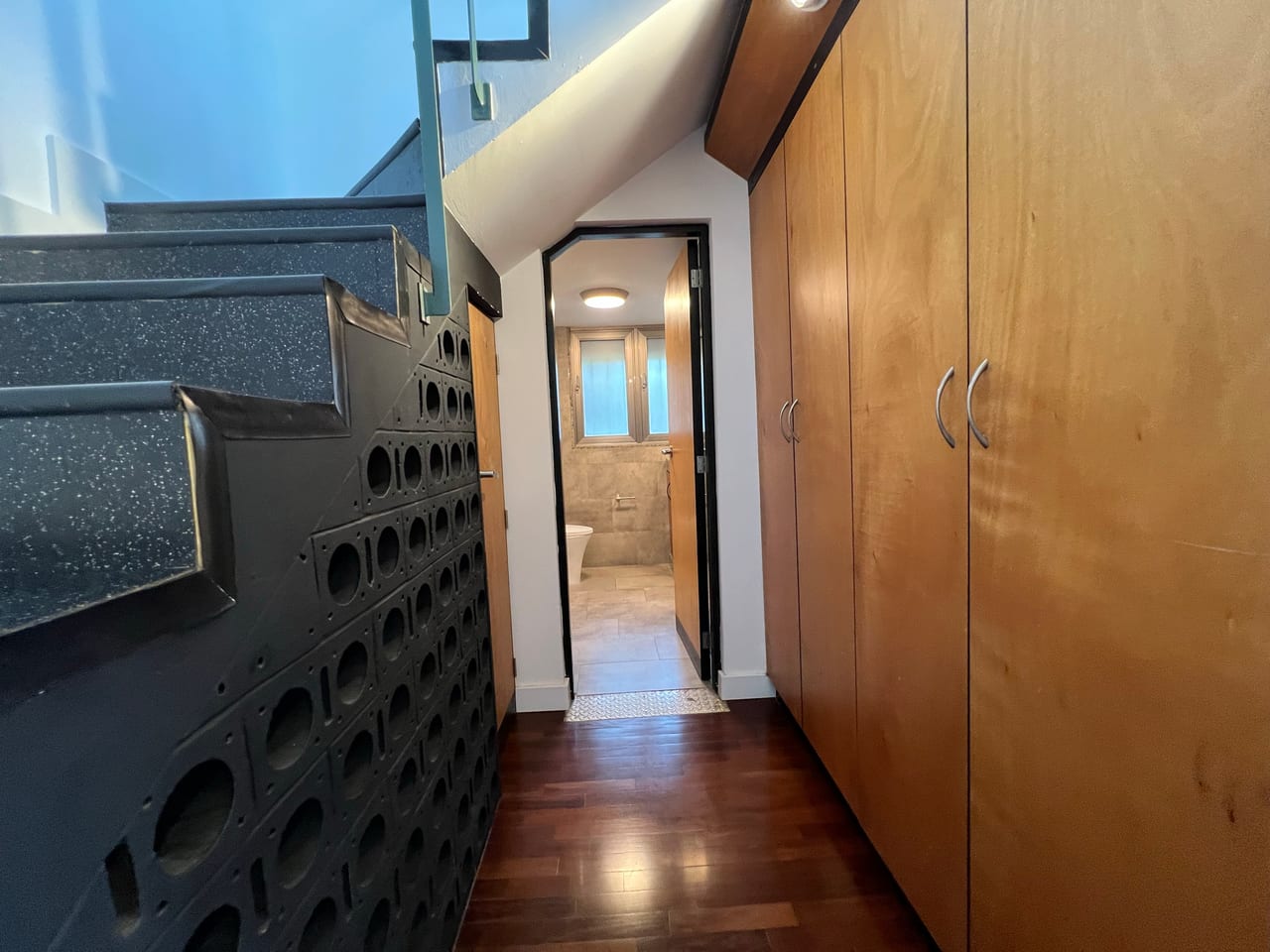Alquiler de amplio apartamento tipo loft en Oakland Zona 10 — Apartamento en Alquiler en Oakland I, Zona 10, Guatemala, Ciudad — foto 9 de 13