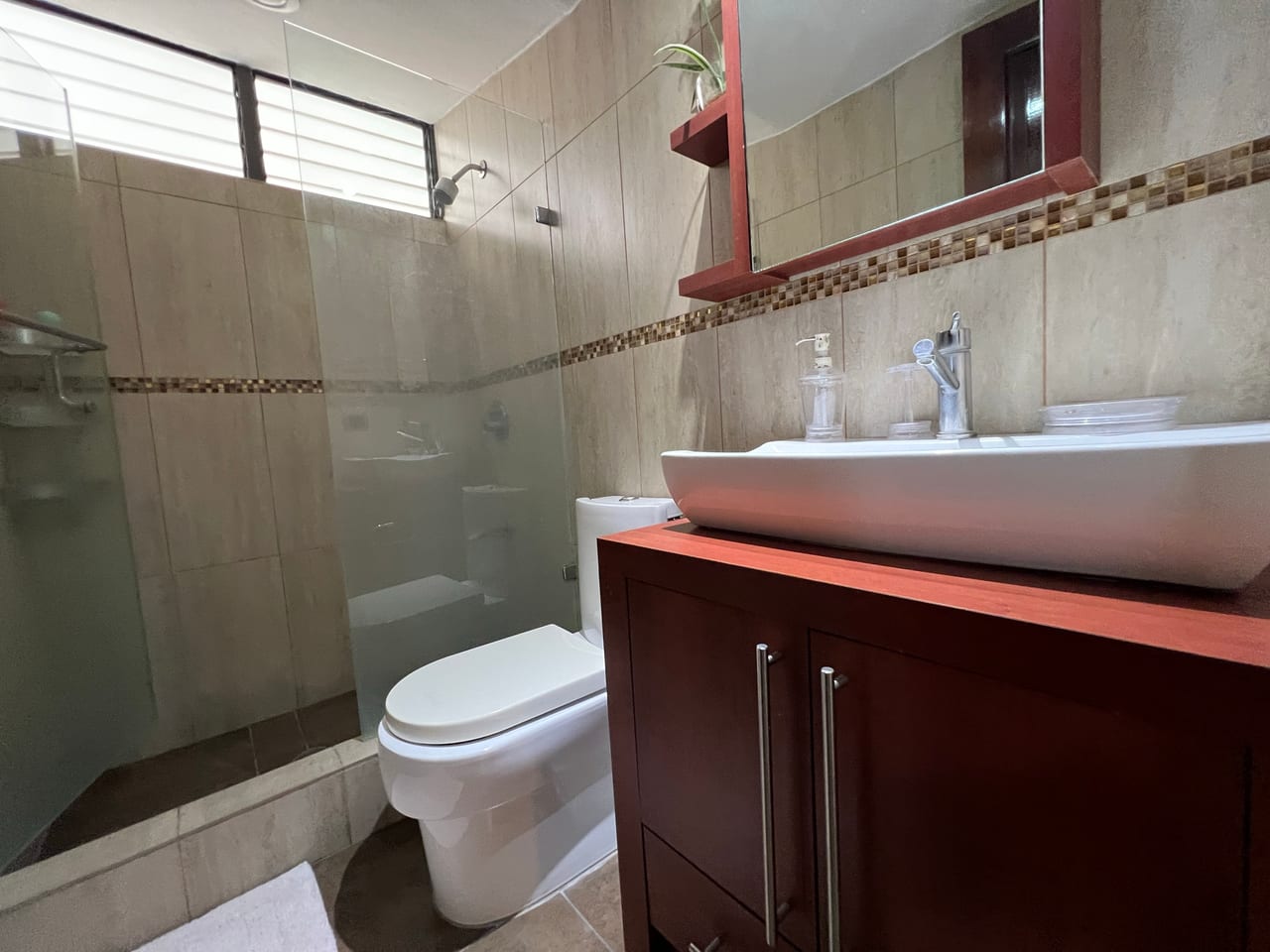 Alquiler apartamento Amueblado | Moradas del Acueducto Zona 10 (copia) — Apartamento en Alquiler en Moradas del Acueducto, Zona 10, Guatemala, Ciudad — foto 8 de 14