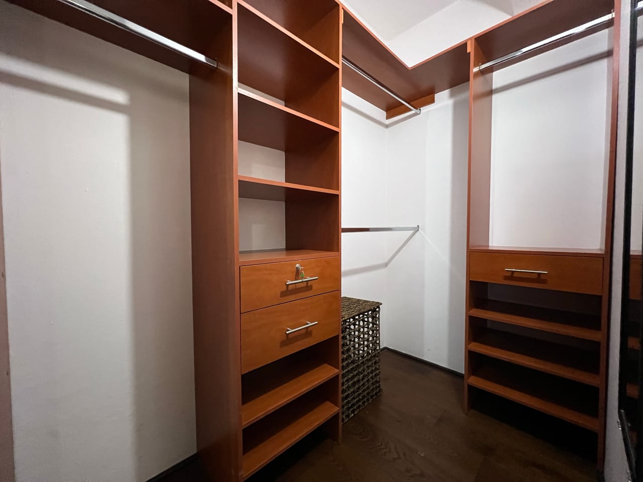 Alquiler apartamento Amueblado | Moradas del Acueducto Zona 10 (copia) — Apartamento en Alquiler en Moradas del Acueducto, Zona 10, Guatemala, Ciudad — foto 11 de 14