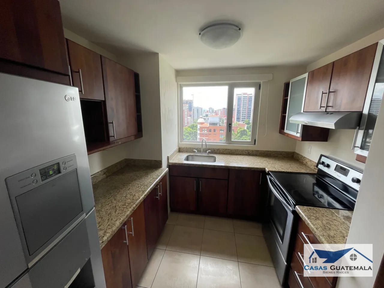Rento apartamento de 3 dormitorios en Zona 14 CERCA DE EUROPLAZA — Apartamento en Alquiler en Zona 14, Guatemala, Ciudad — foto 12 de 13