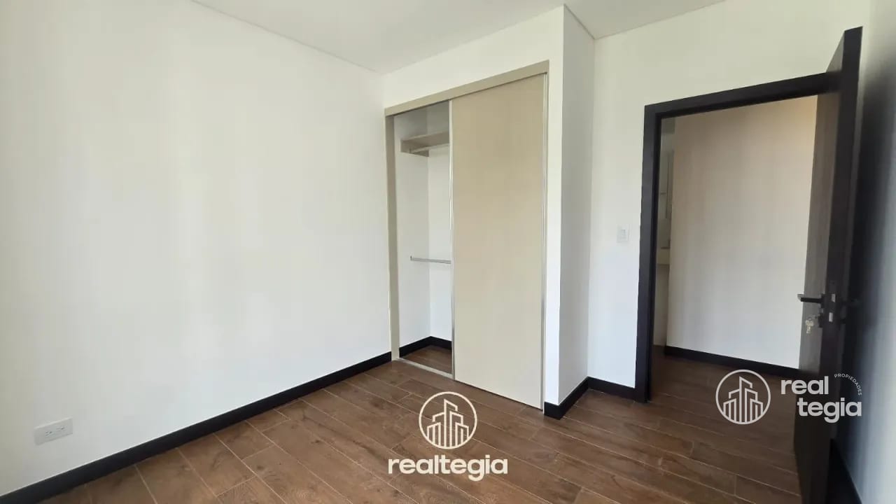 APARTAMENTO LIRIOS DE CAYALÁ ZONA 16 — Apartamento en Venta en Zona 16, Guatemala, Ciudad — foto 7 de 9