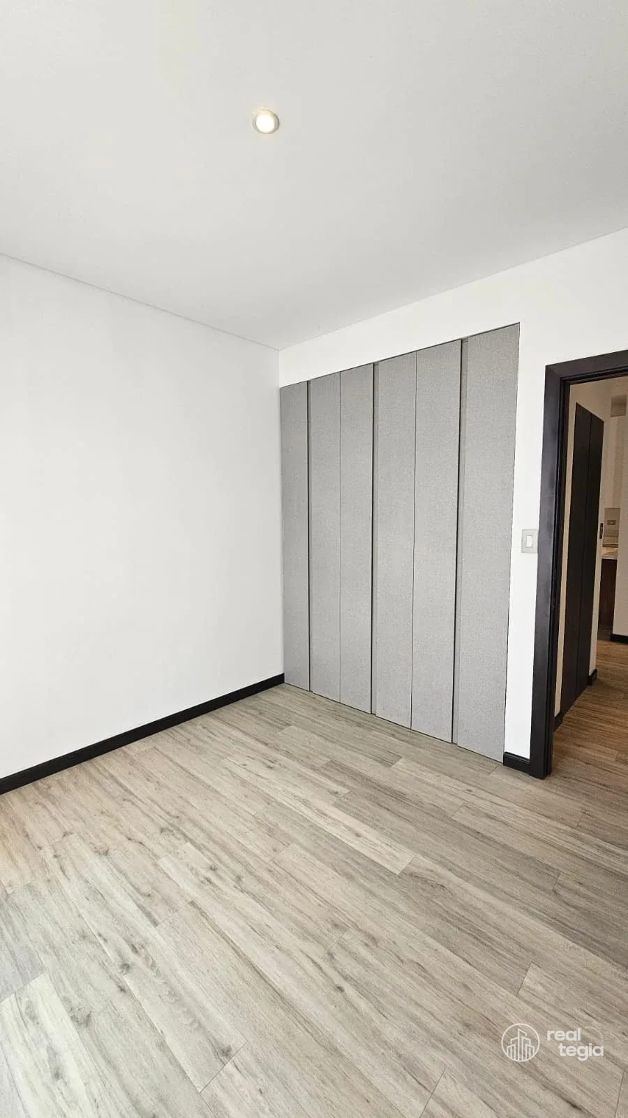 APARTAMENTO EN LIRIOS DE CAYALÁ ZONA 16 — Apartamento en Alquiler en Zona 16, Guatemala, Ciudad — foto 7 de 17