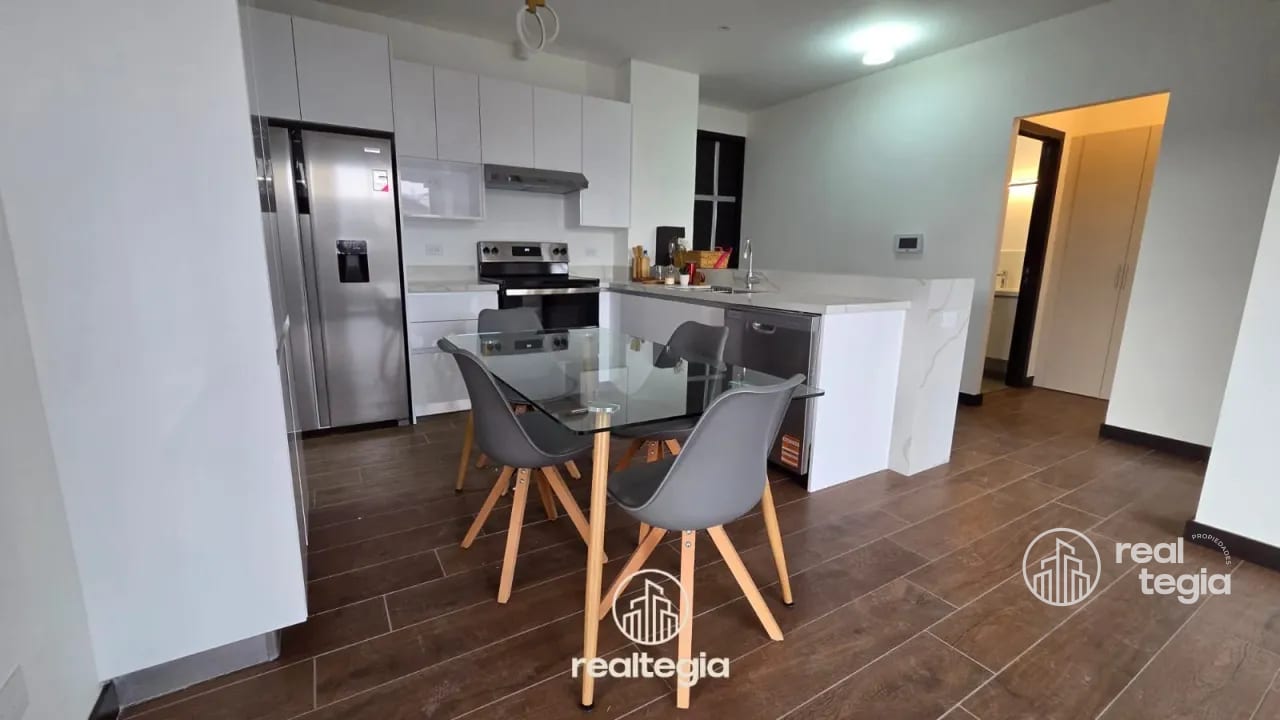 APARTAMENTO LIRIOS DE CAYALÁ ZONA 16 — Apartamento en Alquiler en Zona 16, Guatemala, Ciudad — foto 1 de 9