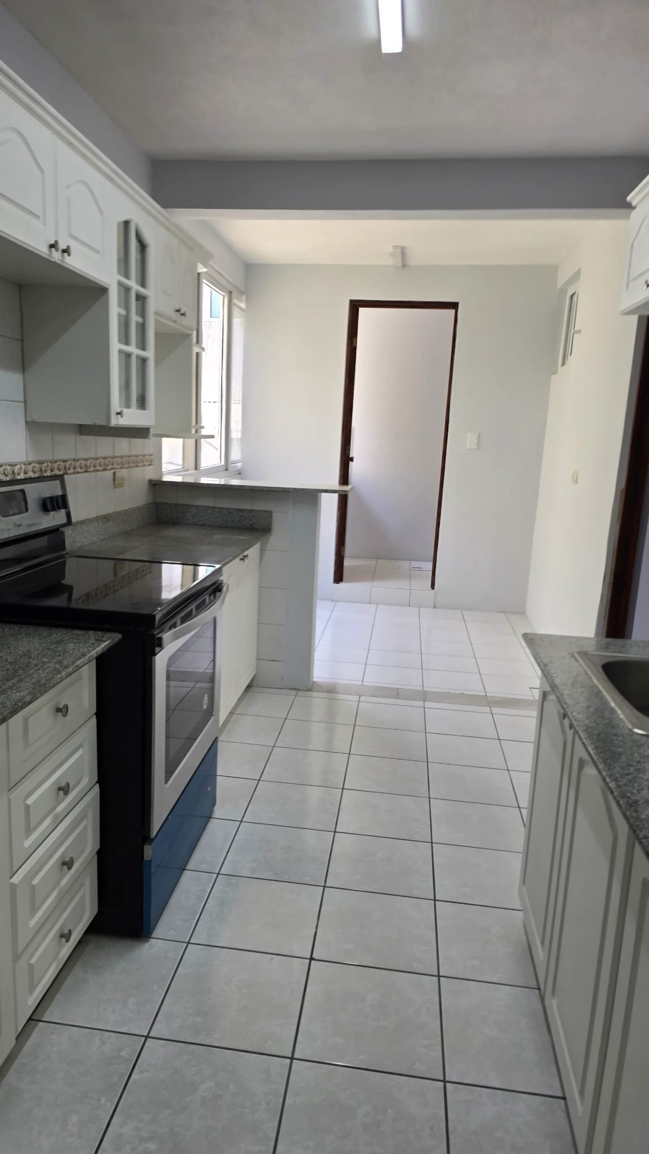 Zona 13 Vive como en casa! — Apartamento en Alquiler en Zona 13, Guatemala, Ciudad — foto 3 de 9