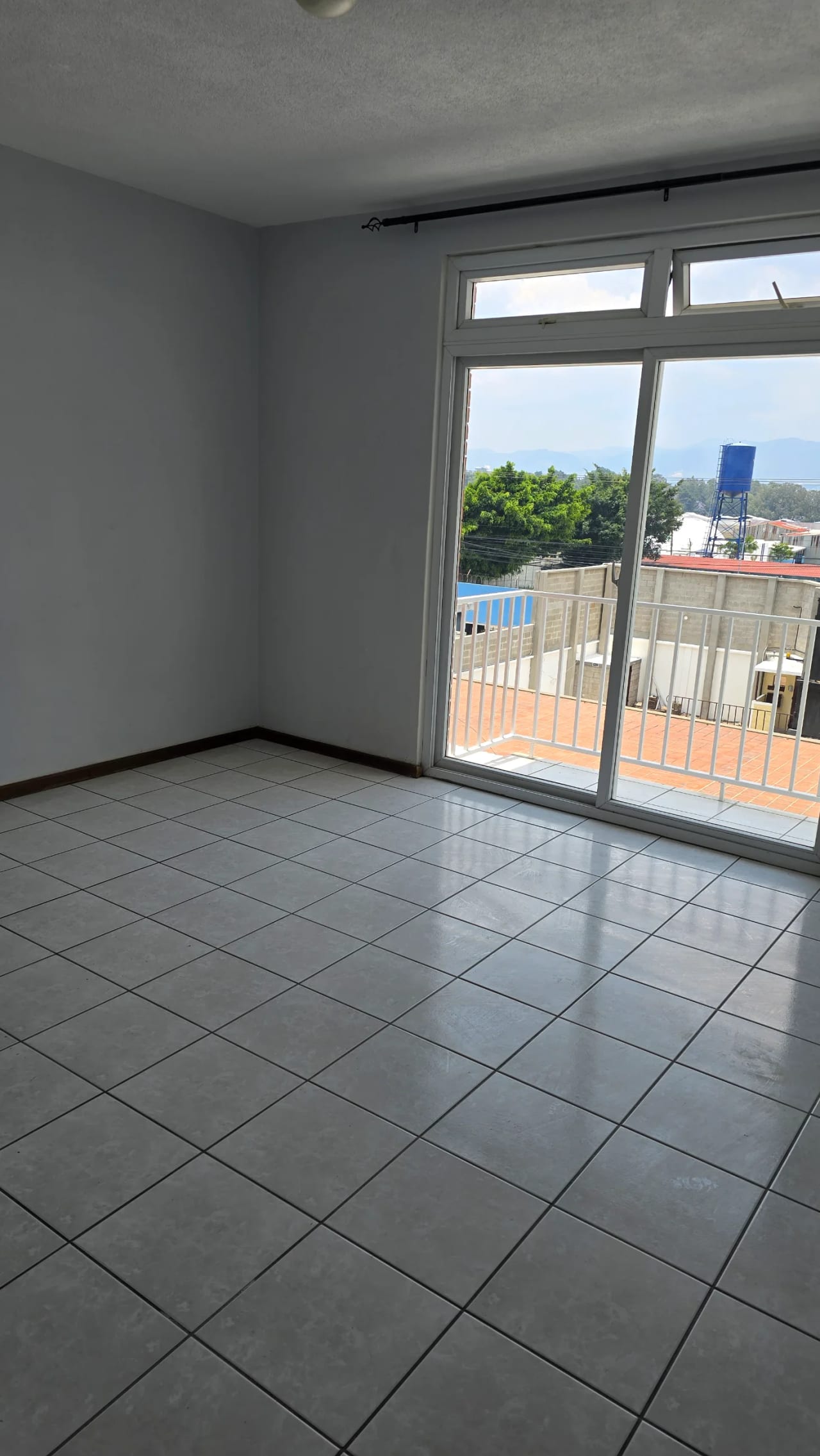 Zona 13 Vive como en casa! — Apartamento en Alquiler en Zona 13, Guatemala, Ciudad — foto 6 de 9
