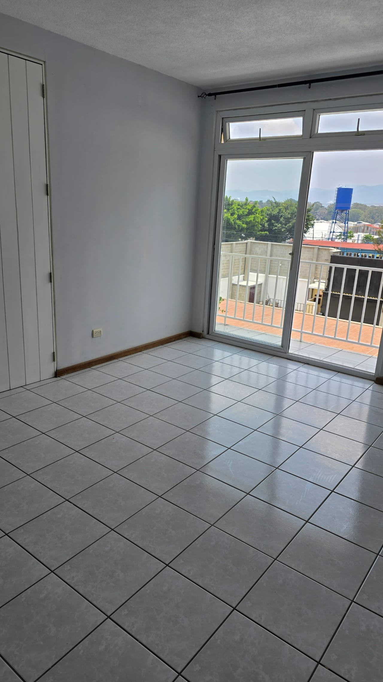 Zona 13 Alquiler de Apartamentos remodelados — Apartamento en Alquiler en Zona 13, Guatemala, Ciudad — foto 1 de 8