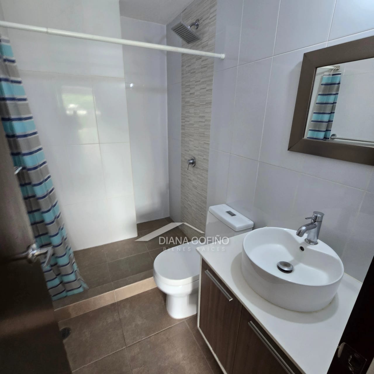 Zona 16 Alquiler apartamento en San Isidro 20/21 — Apartamento en Alquiler en San Isidro 20/21, Zona 16, Guatemala, Ciudad — foto 12 de 14