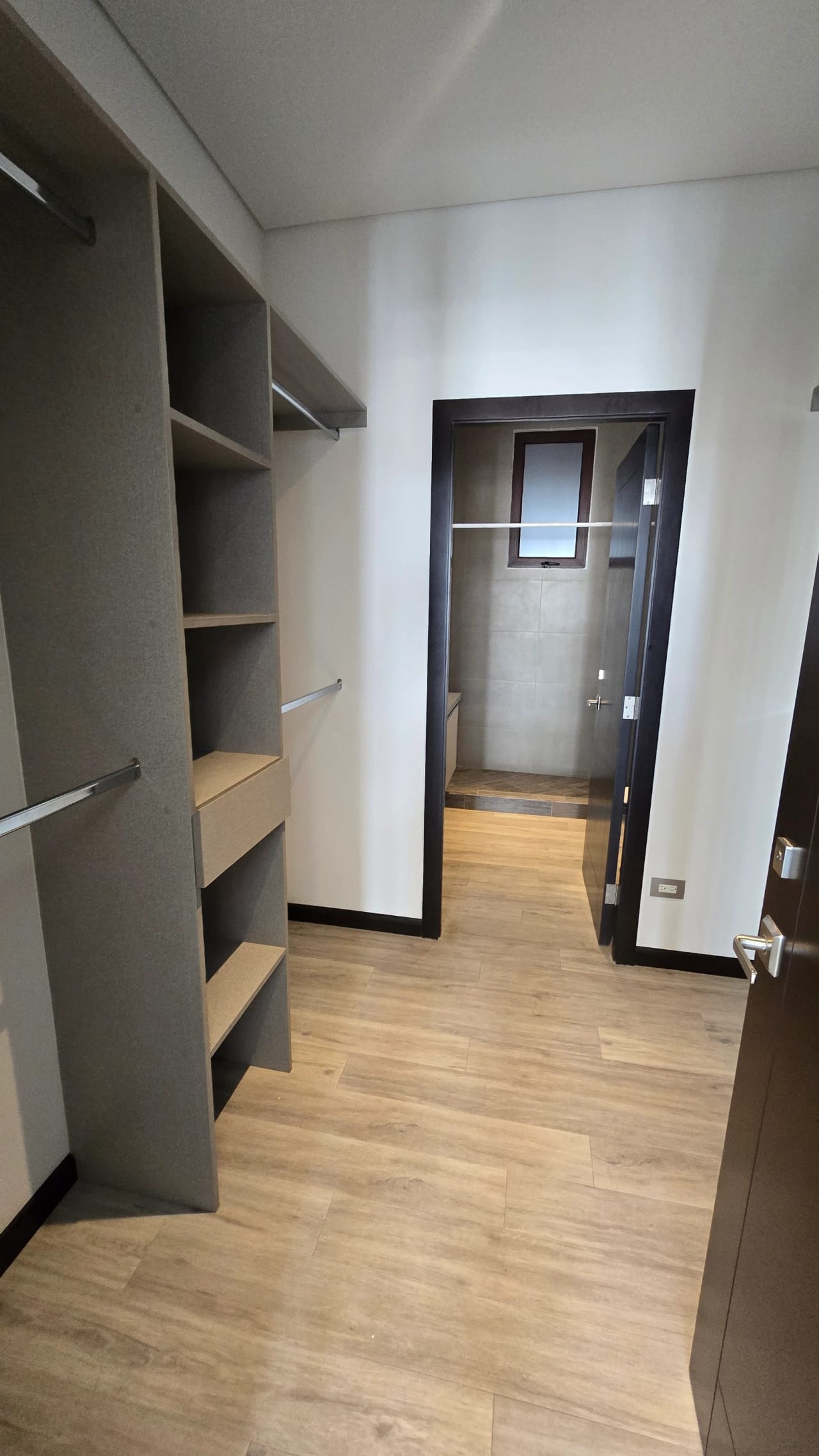 Alquiler de apartamento como nuevo en Lirios de Cayalá, zona 16 — Apartamento en Alquiler en Lirios de Cayalá II, Zona 16, Guatemala, Ciudad — foto 8 de 8