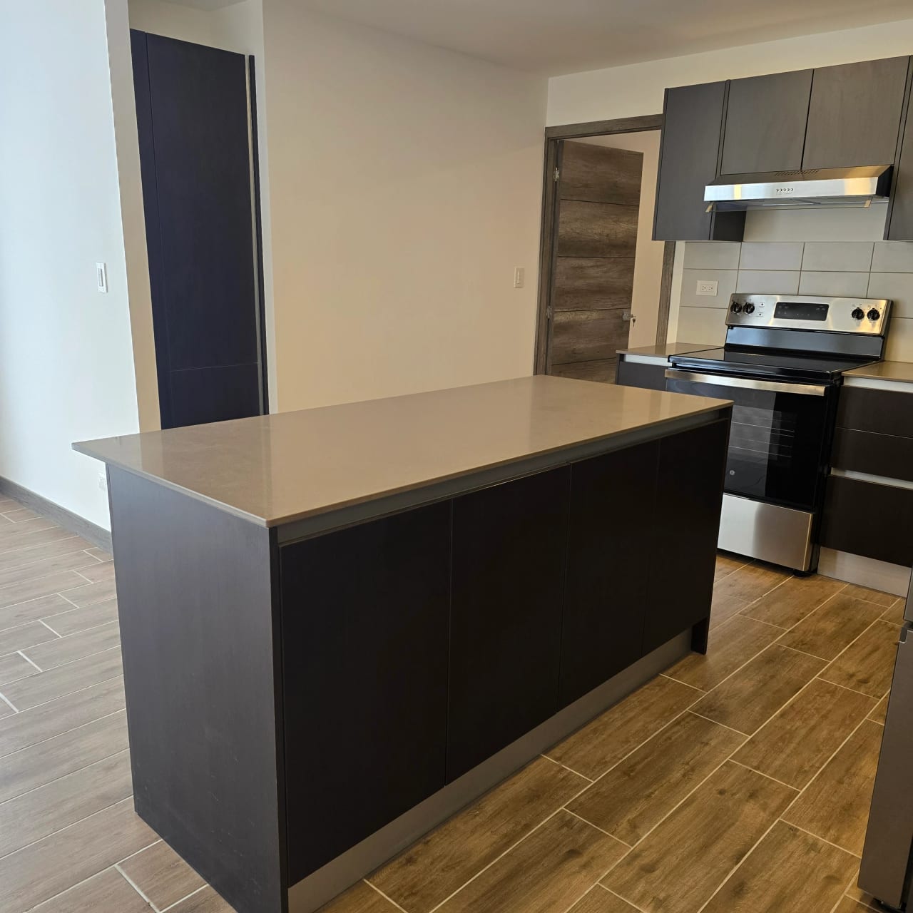 En zona 15 apartamento para estrenar en nivel alto — Apartamento en Alquiler en Kiintea, Zona 15, Guatemala, Ciudad — foto 2 de 13