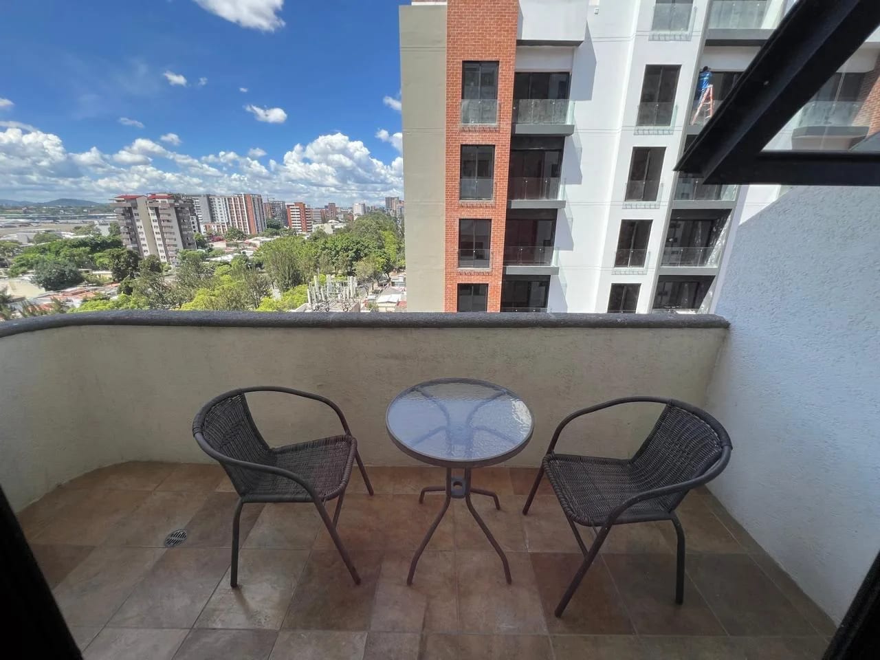 Alquiler en zona 14, Con o Sin muebles (copia) — Apartamento en Alquiler en Bellini, Zona 14, Guatemala, Ciudad — foto 1 de 10