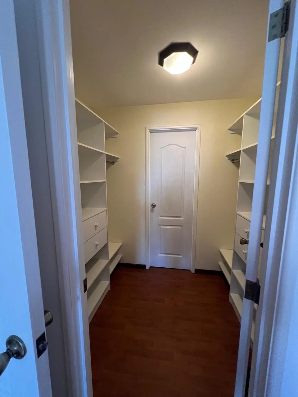 Alquiler en zona 14, Con o Sin muebles (copia) — Apartamento en Alquiler en Bellini, Zona 14, Guatemala, Ciudad — foto 7 de 10