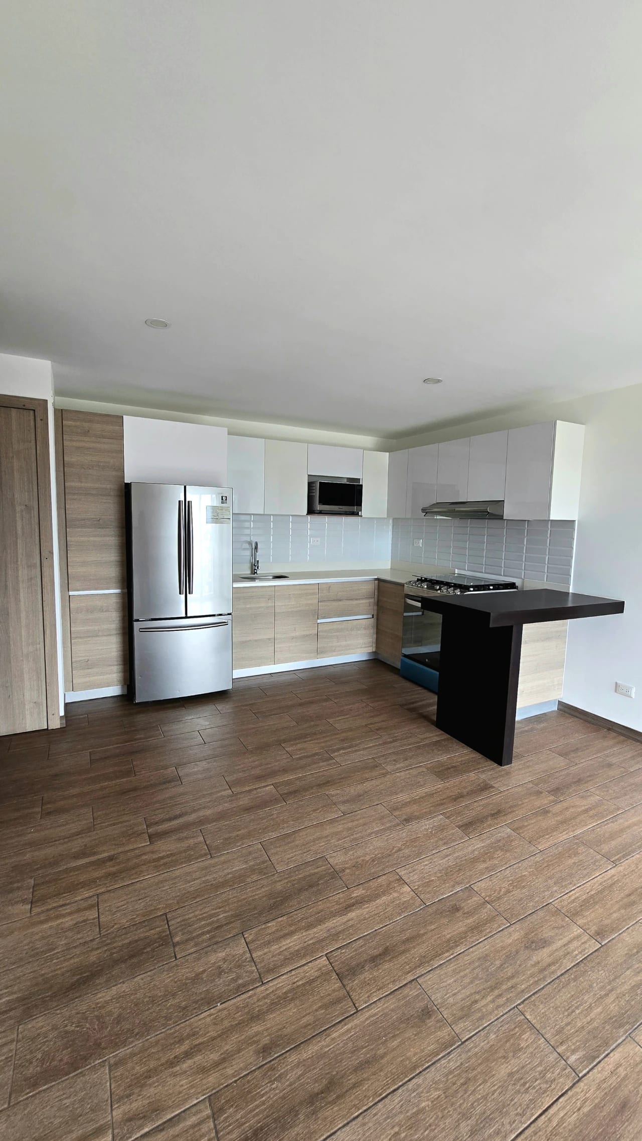 Zona 12 Alquiler de apartamento como nuevo en Pradera Vistares — Apartamento en Alquiler en Vistares, Zona 12, Guatemala, Ciudad — foto 1 de 15