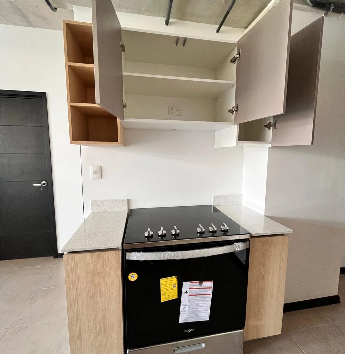 Apartamento Amueblado en Renta Zona 10 cod.CA36438 — Apartamento en Alquiler en Zona 10, Guatemala, Ciudad — foto 4 de 7