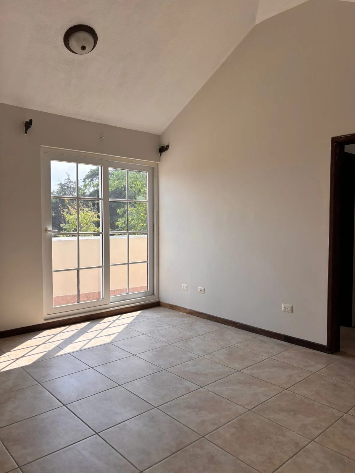 Casa en Venta Km.20.5 Carretera a El Salvador (copia) — Apartamento en Venta en Carretera a El Salvador, Guatemala, Ciudad — foto 2 de 13