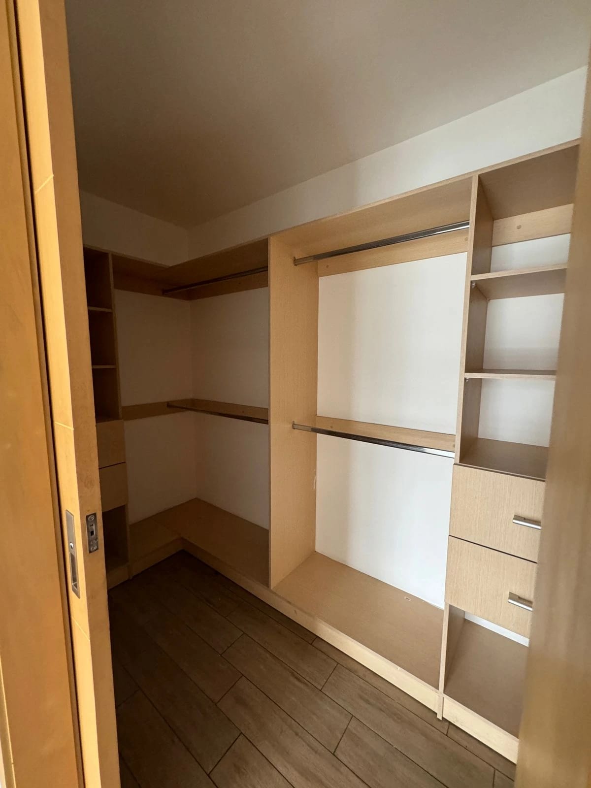 Apartamento en Renta Zona 10 cod.CA36485 — Apartamento en Alquiler en Zona 10, Guatemala, Ciudad — foto 5 de 16