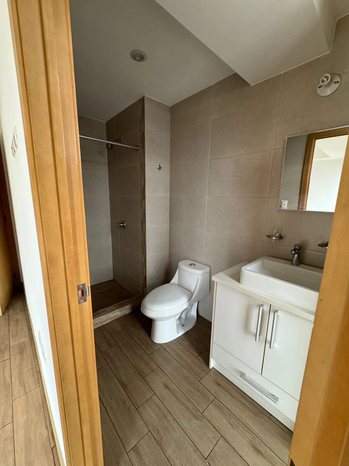 Apartamento en Renta Zona 10 cod.CA36485 — Apartamento en Alquiler en Zona 10, Guatemala, Ciudad — foto 9 de 16