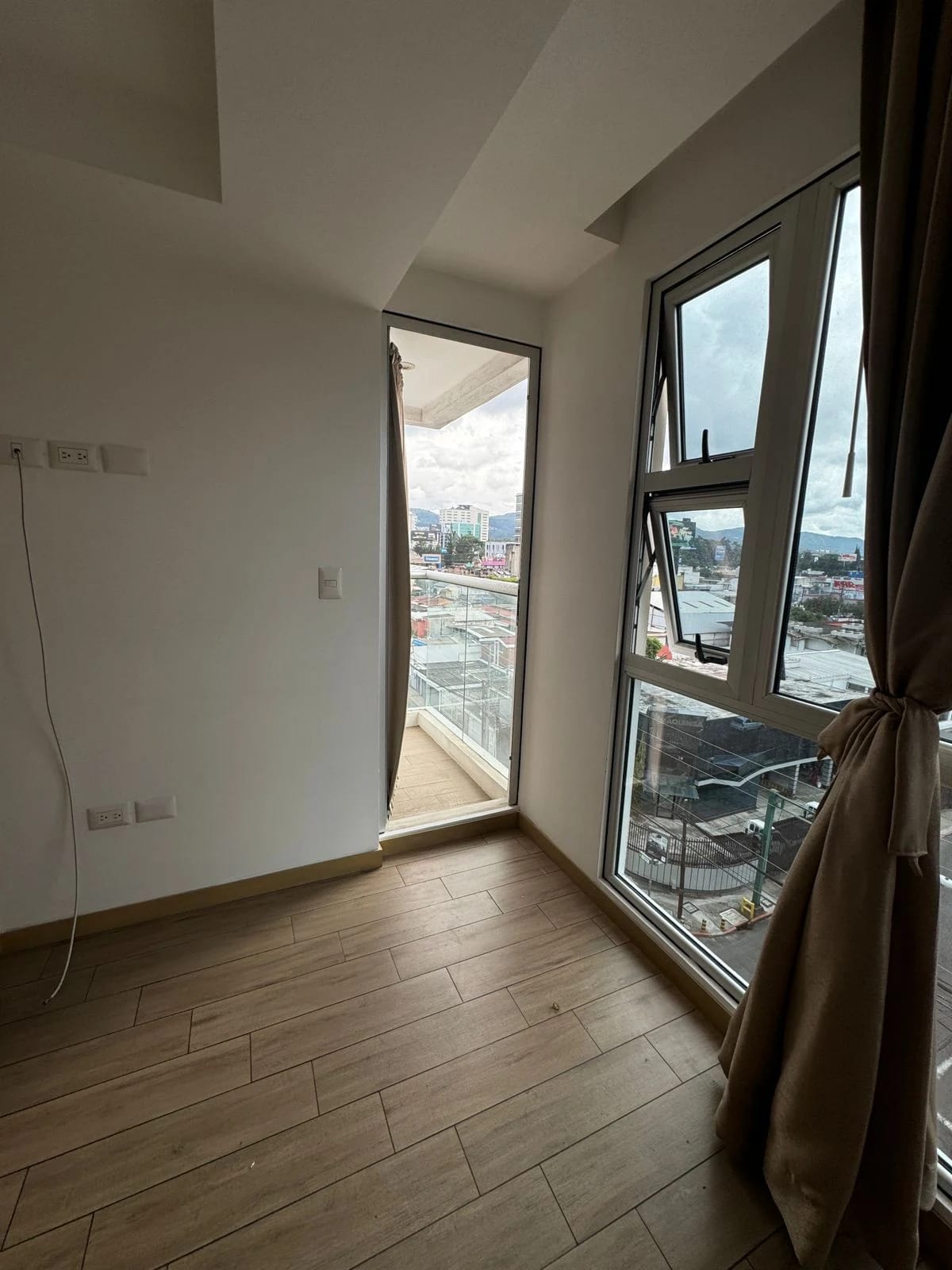 Apartamento en Renta Zona 10 cod.CA36485 — Apartamento en Alquiler en Zona 10, Guatemala, Ciudad — foto 11 de 16