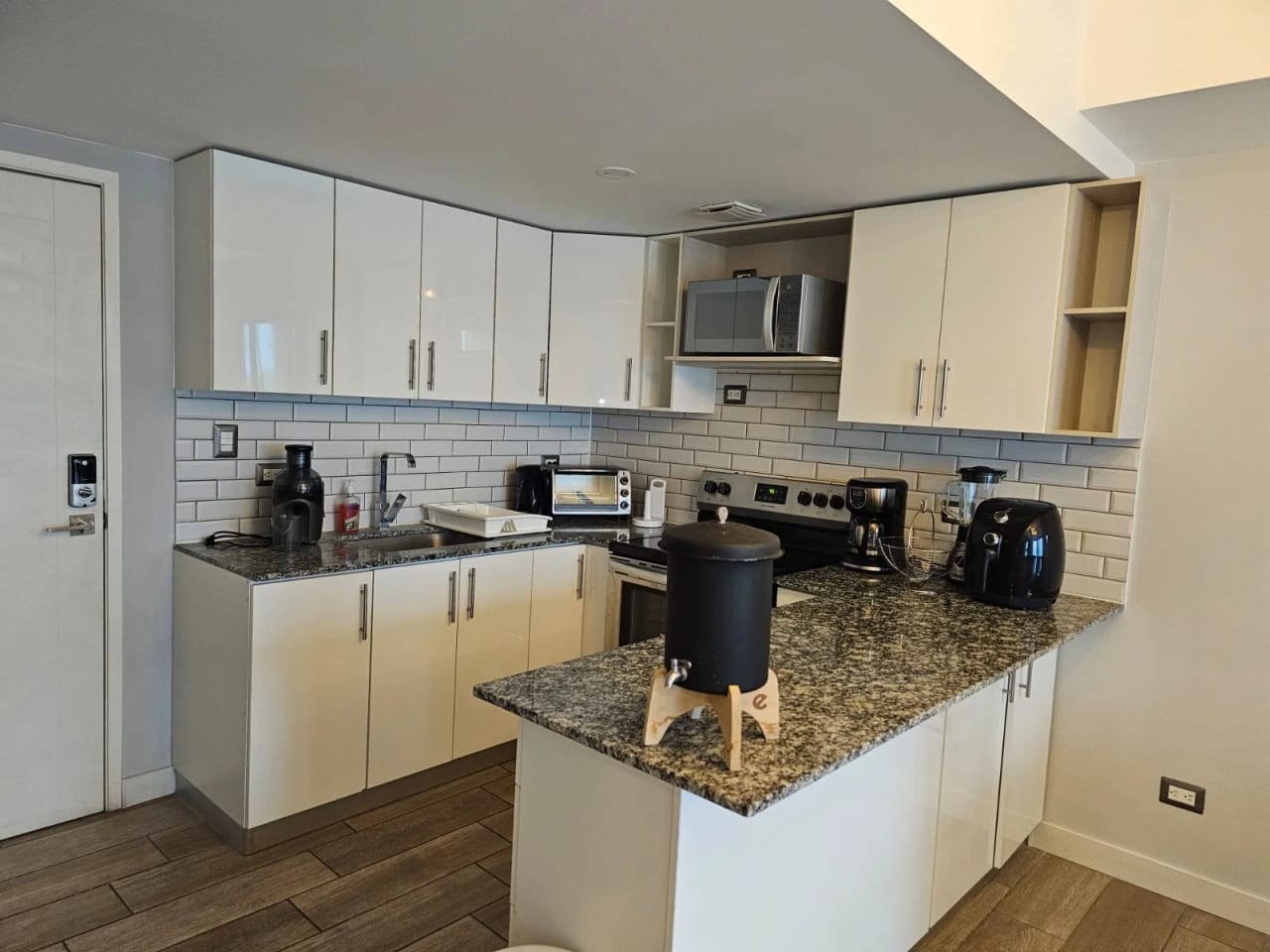 Apartamento Amueblado en Renta Zona 11 cod.CA36487 — Apartamento en Alquiler en Zona 11, Guatemala, Ciudad — foto 2 de 14