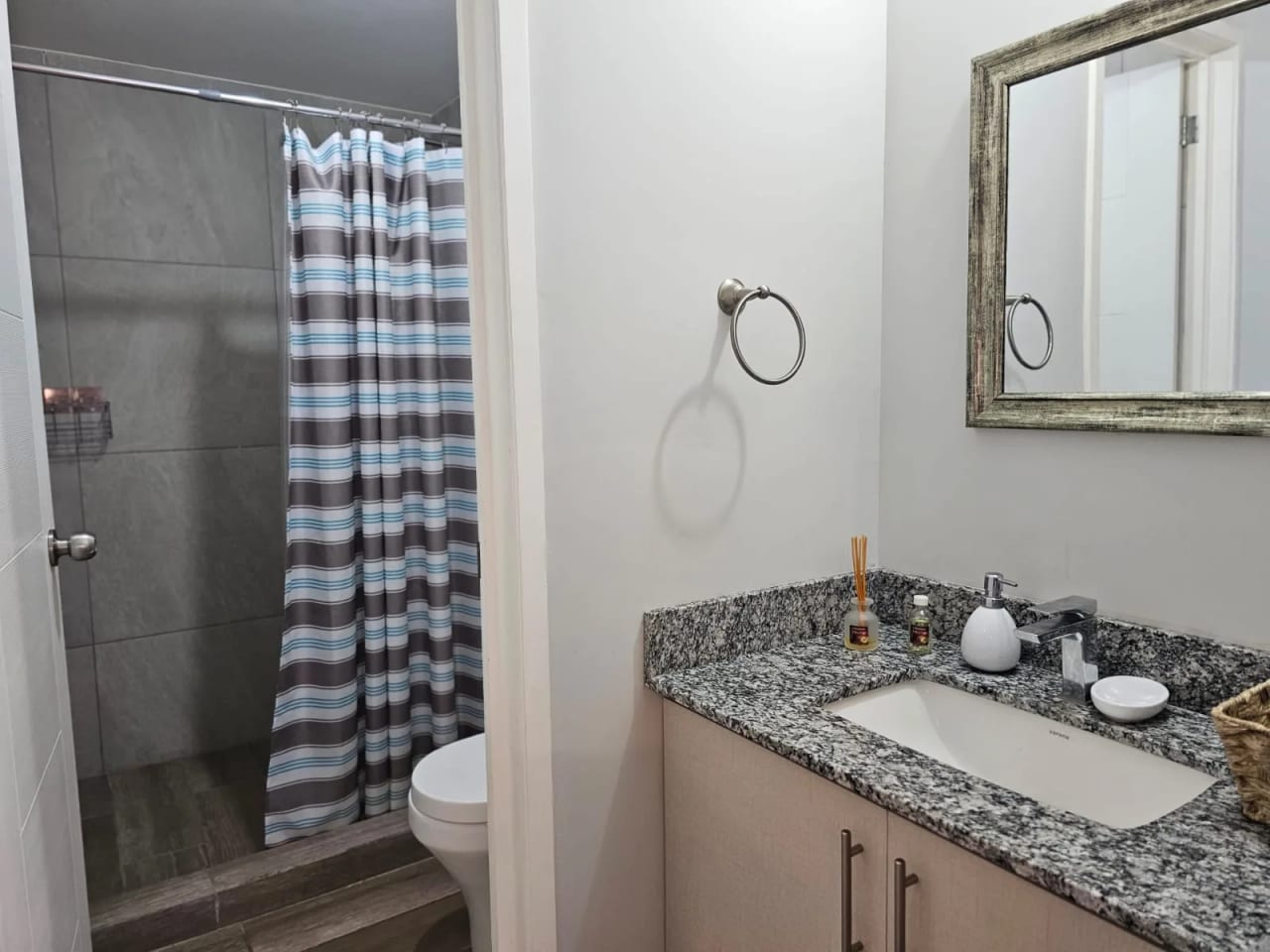 Apartamento Amueblado en Renta Zona 11 cod.CA36487 — Apartamento en Alquiler en Zona 11, Guatemala, Ciudad — foto 11 de 14