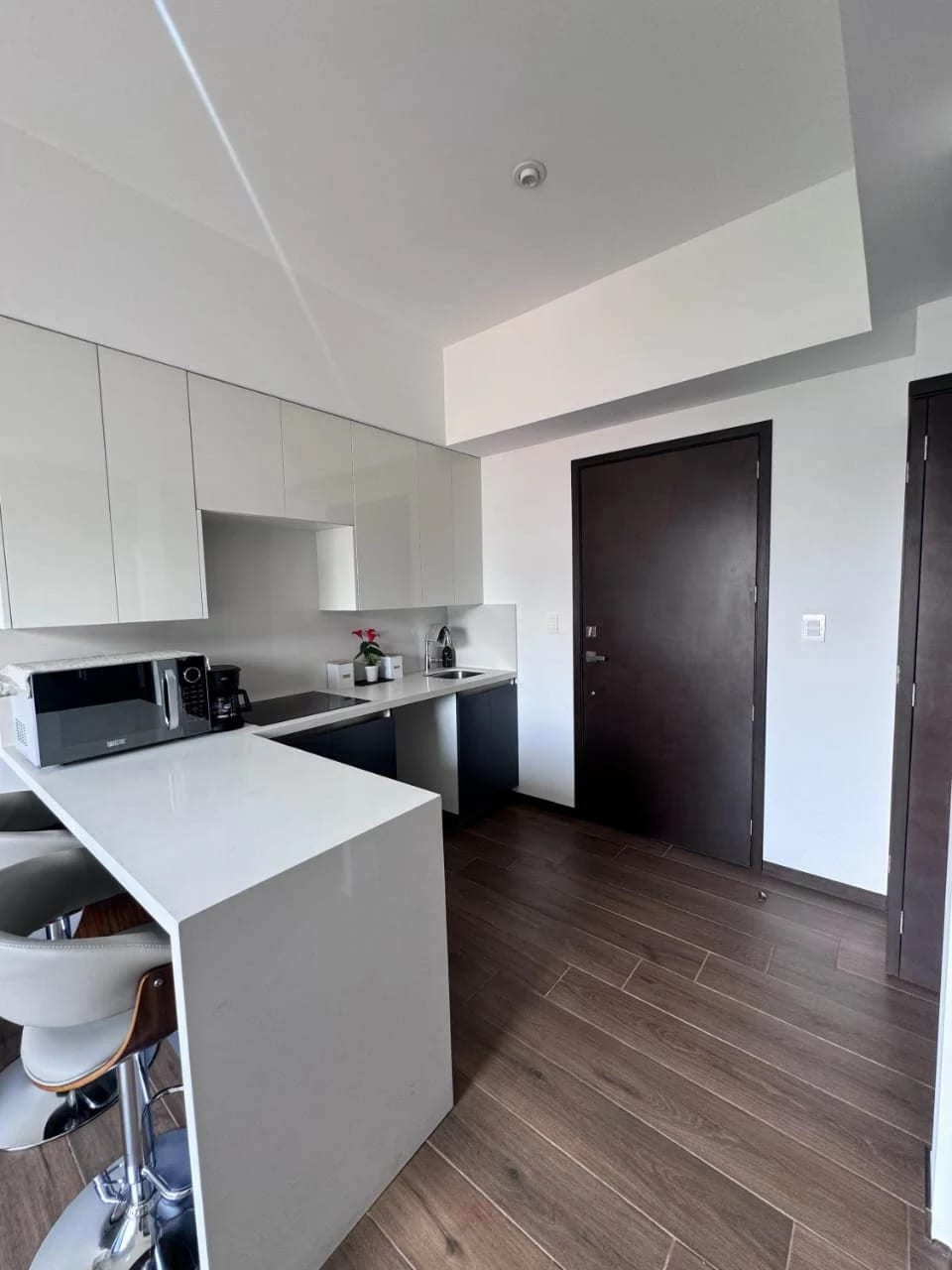 Apartamento Amueblado en Venta Zona 10 cod.CA36504 — Apartamento en Venta en Zona 10, Guatemala, Ciudad — foto 2 de 7