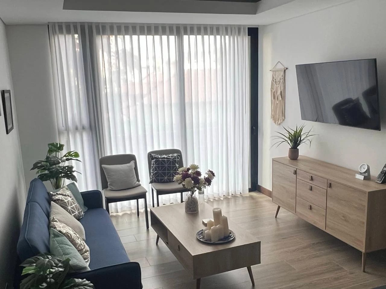 Apartamento Amueblado en Renta Zona 10 cod.CA36555 — Apartamento en Alquiler en Zona 10, Guatemala, Ciudad — foto 3 de 17