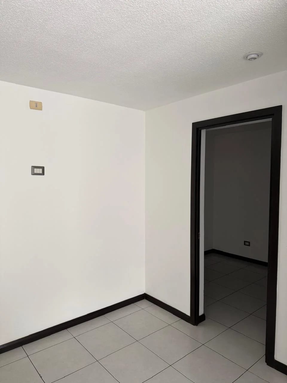 Apartamento con Jardín en Renta Zona 11 cod.CA36592 — Apartamento en Alquiler en Zona 11, Guatemala, Ciudad — foto 4 de 17