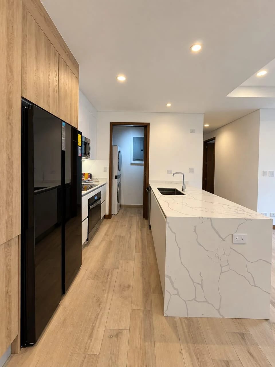 Apartamento en Renta Zona 10 codigo. CA36976 — Apartamento en Alquiler en Zona 10, Guatemala, Ciudad — foto 2 de 9