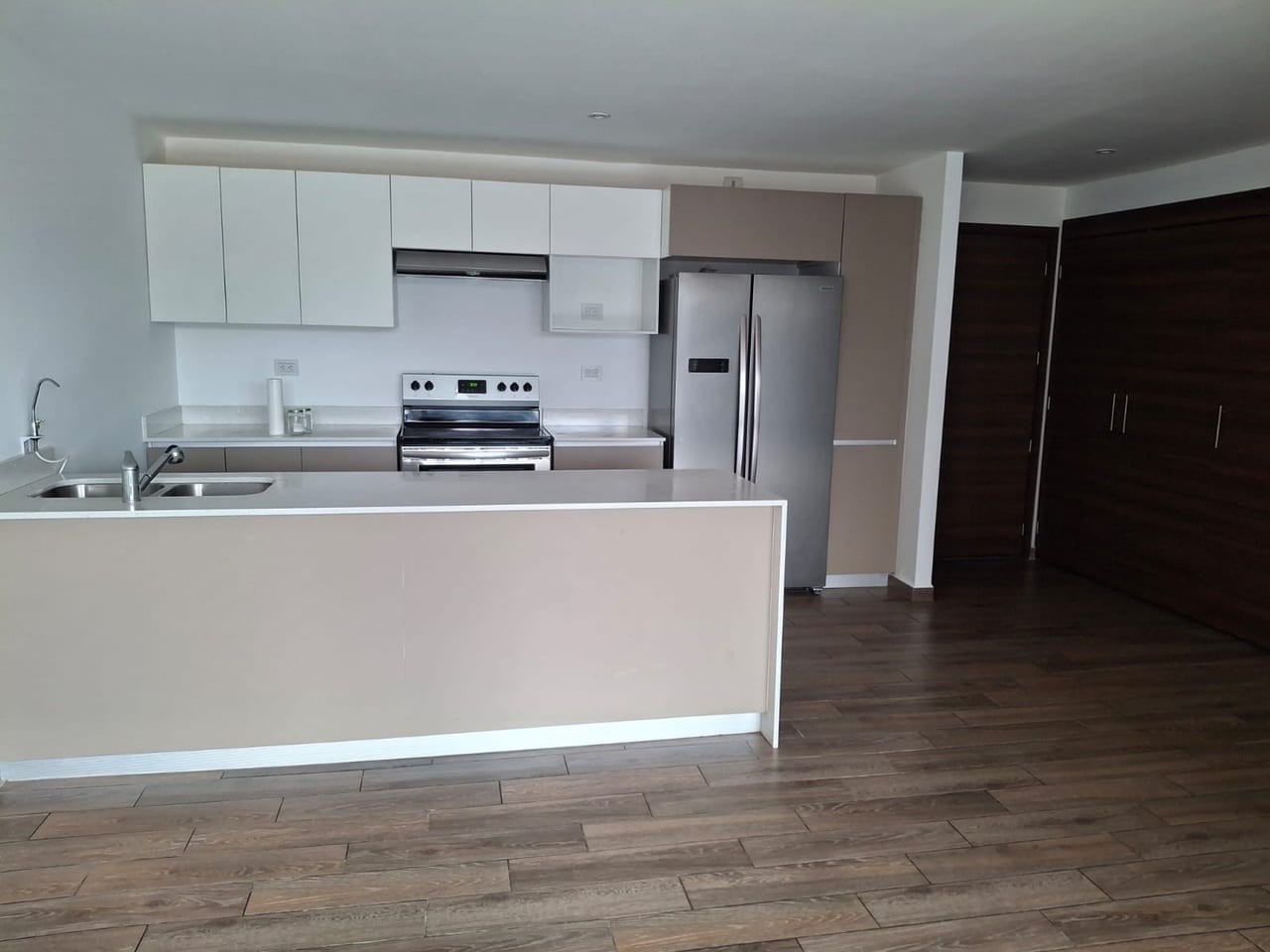 Lindo apartamento en Parque 15 — Apartamento en Alquiler en Parque 15, Zona 15, Guatemala, Ciudad — foto 2 de 8