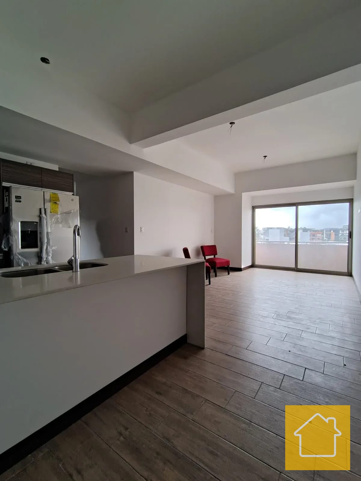 Amplio Apartamento en Zona 10 Casalini — Apartamento en Alquiler en Casalini Diagonal 6, Zona 10, Guatemala, Ciudad — foto 7 de 16