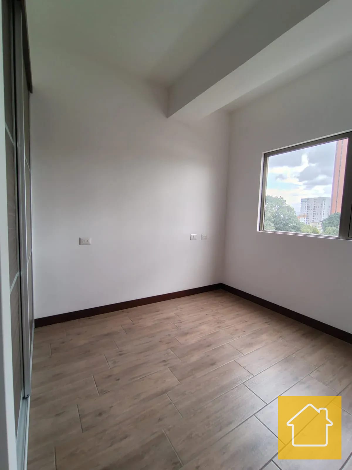 Amplio Apartamento en Zona 10 Casalini — Apartamento en Alquiler en Casalini Diagonal 6, Zona 10, Guatemala, Ciudad — foto 10 de 16